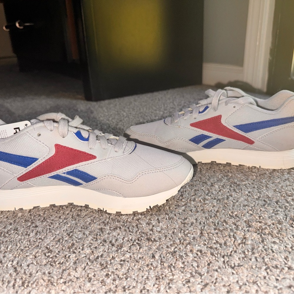 Reebok Men's Sneakers in Gray with Red and Blue Details